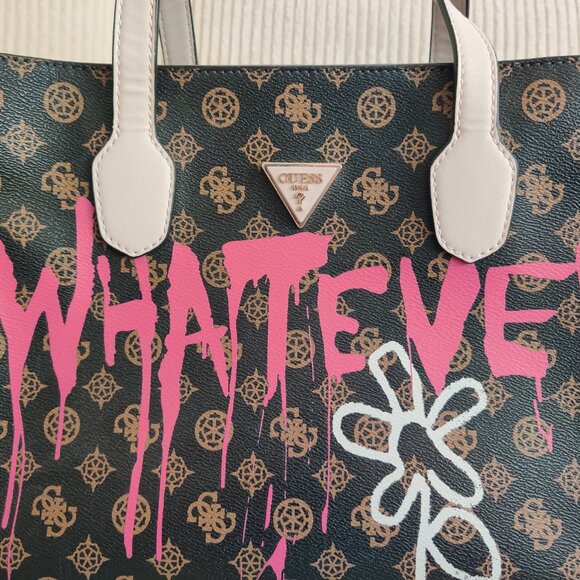 large "graffitied" punk rock vibes Guess handbag in GREAT CONDITION - Picture 7 of 8